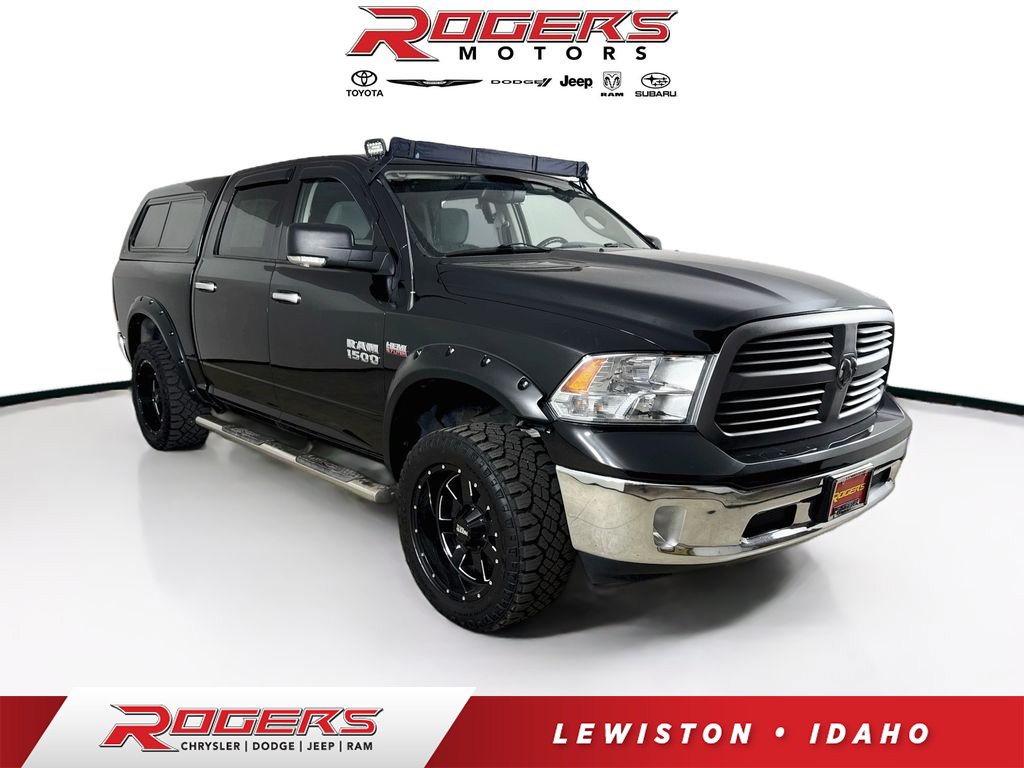 Used 2017 RAM 1500 Classic SLT w/ SLT Plus D←cor Group AWD/4WD image 1