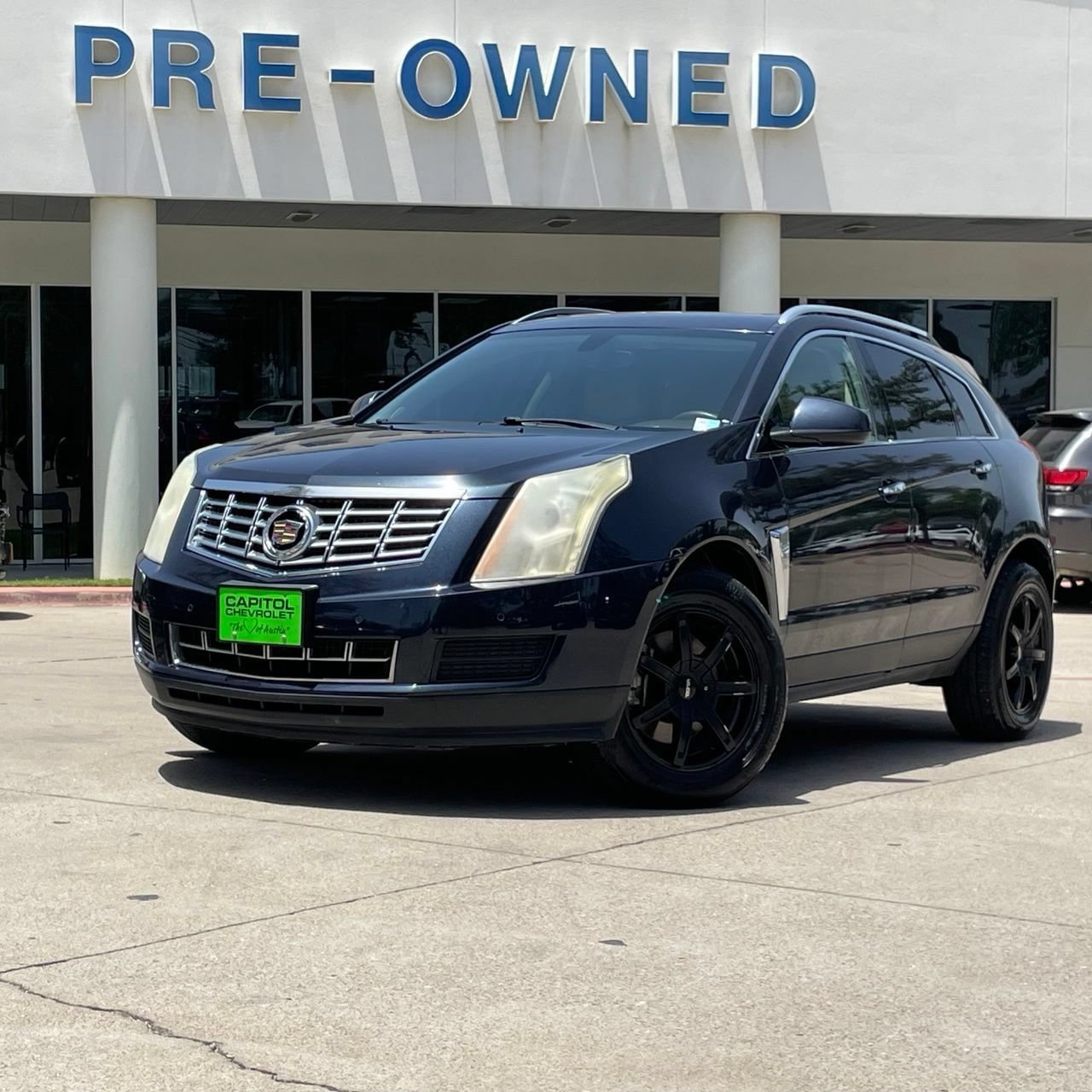 Used 2016 Cadillac SRX Luxury FWD image 2