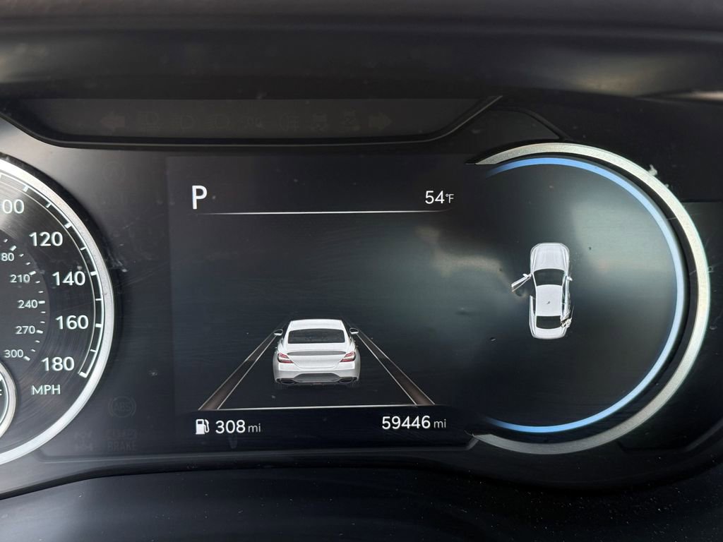 Used 2023 Genesis G70 2.0T image 31