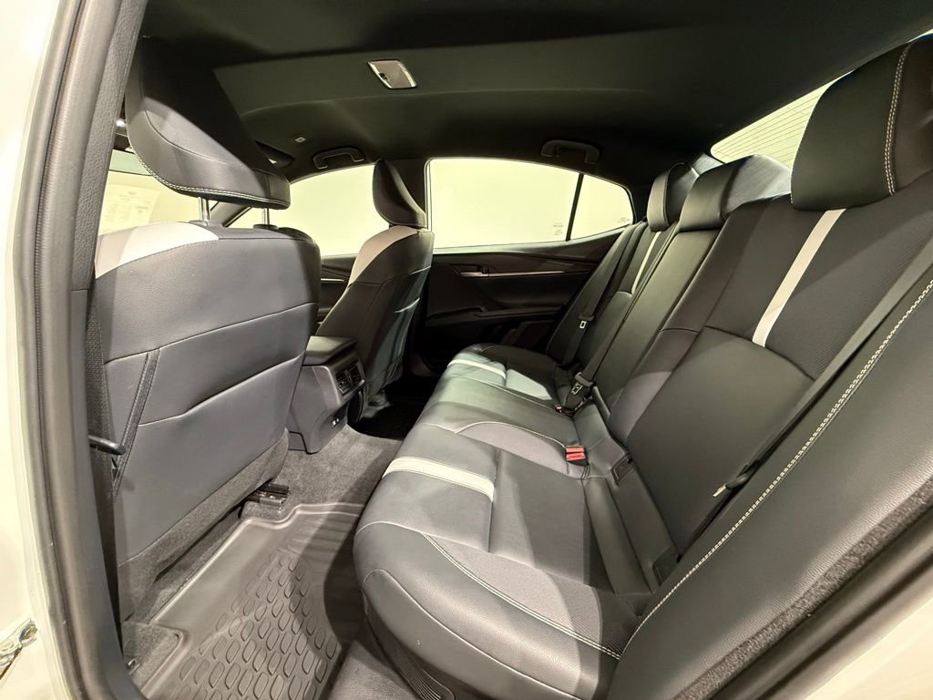 Certified 2025 Toyota Camry SE FWD image 15