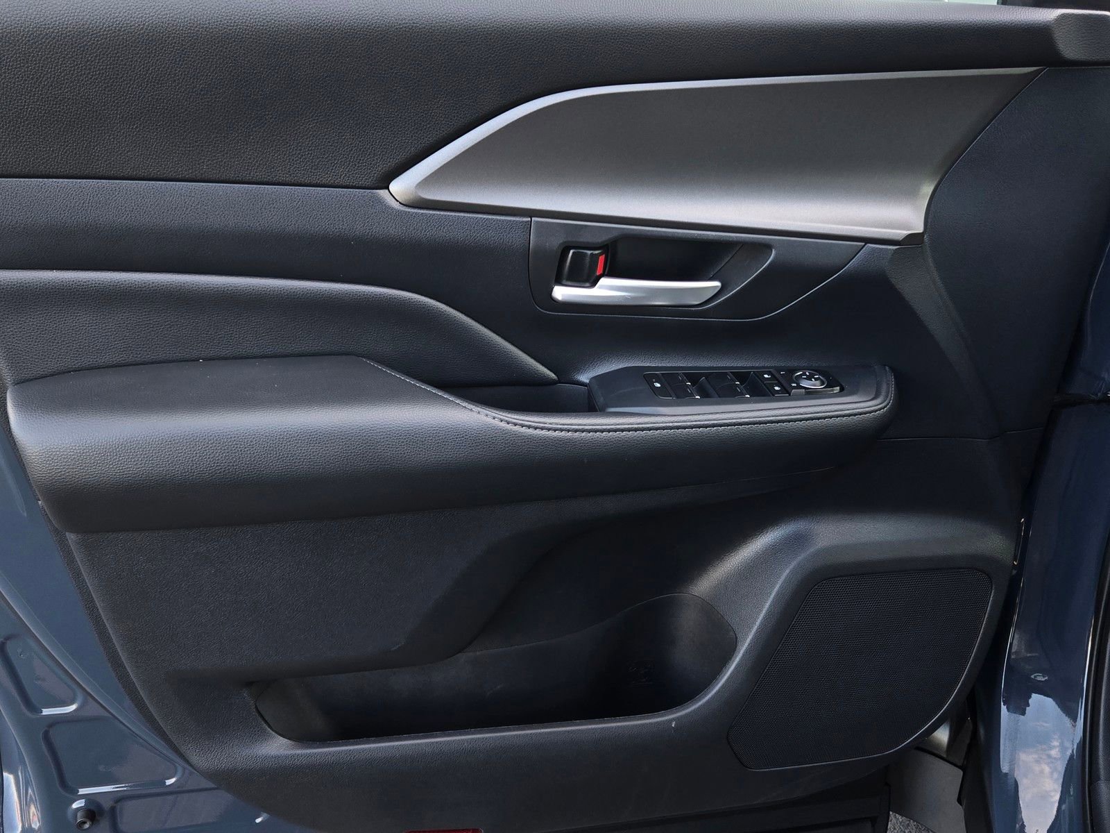 Certified 2025 Toyota Grand Highlander AWD image 9
