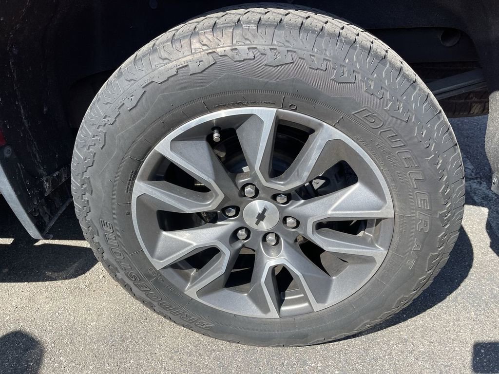 Used 2020 Chevrolet Silverado 1500 RST w/ RST Value Package AWD/4WD image 6