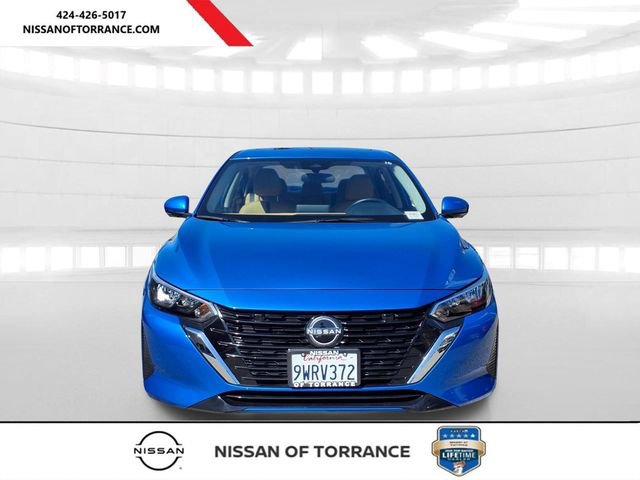 Used 2025 Nissan Sentra SV w/ SV Premium Package FWD image 2