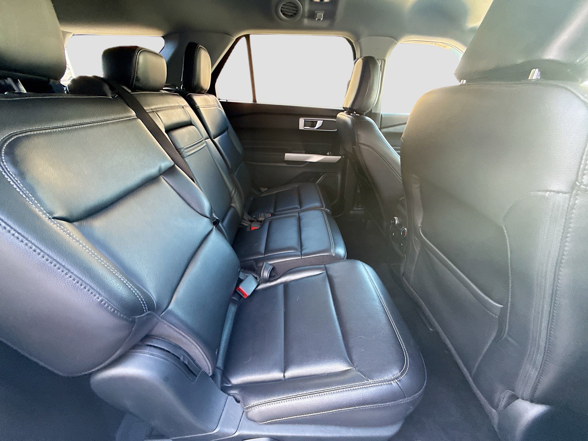 Used 2021 Ford Explorer XLT w/ Equipment Group 202A image 29