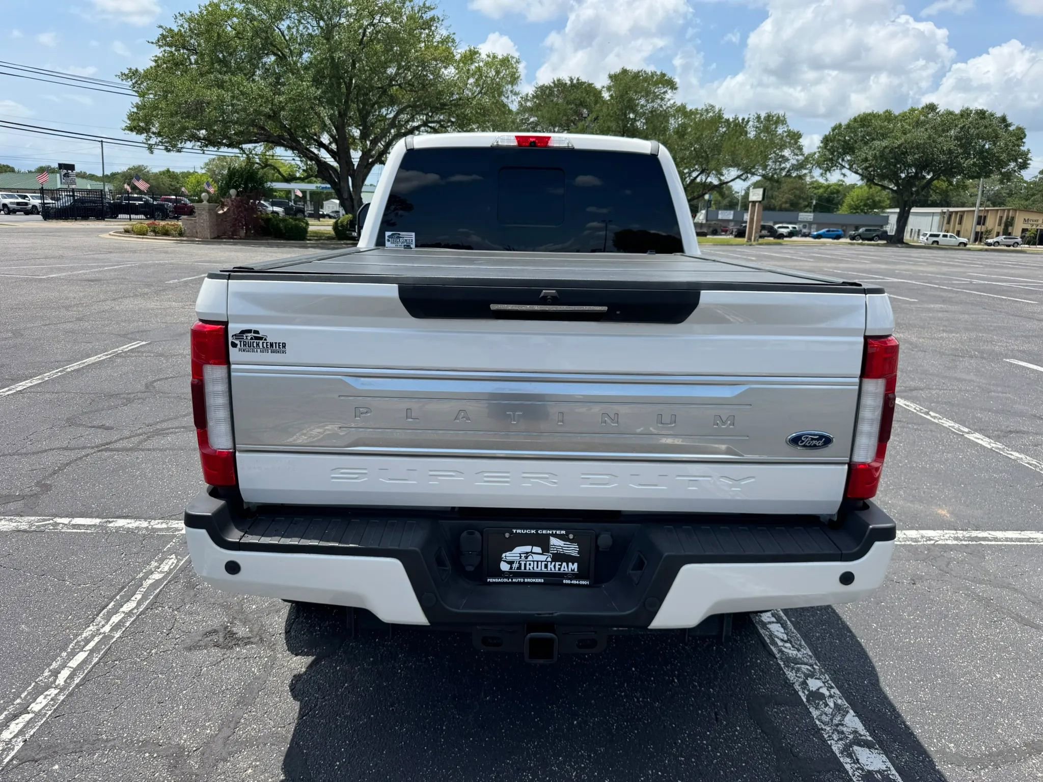 Used 2017 Ford F250 Platinum w/ Platinum Ultimate Package AWD/4WD image 7