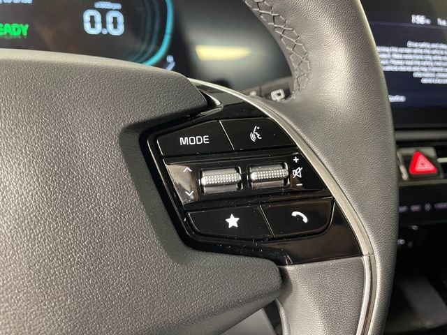 Certified 2023 Kia Niro EX FWD image 10
