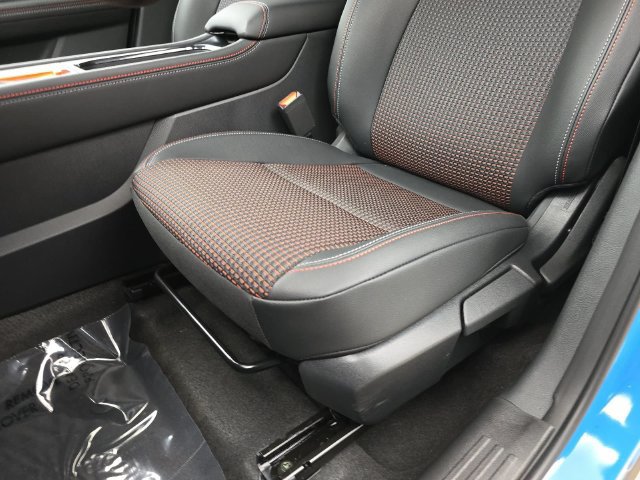 New 2027 Nissan Kicks SR w/ SR Premium Package FWD image 30