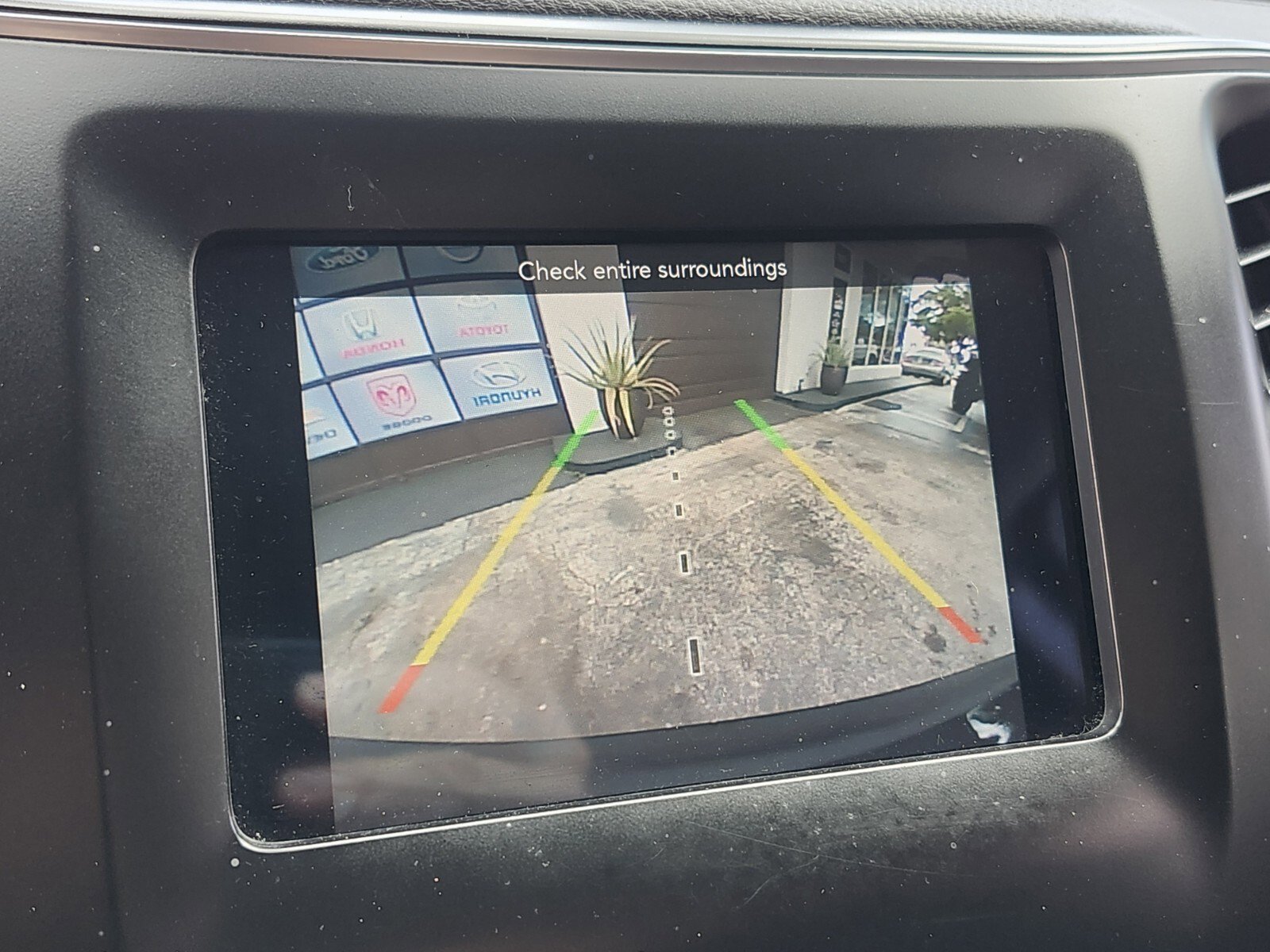 Used 2019 Jeep Cherokee Latitude w/ Popular Appearance Group image 21