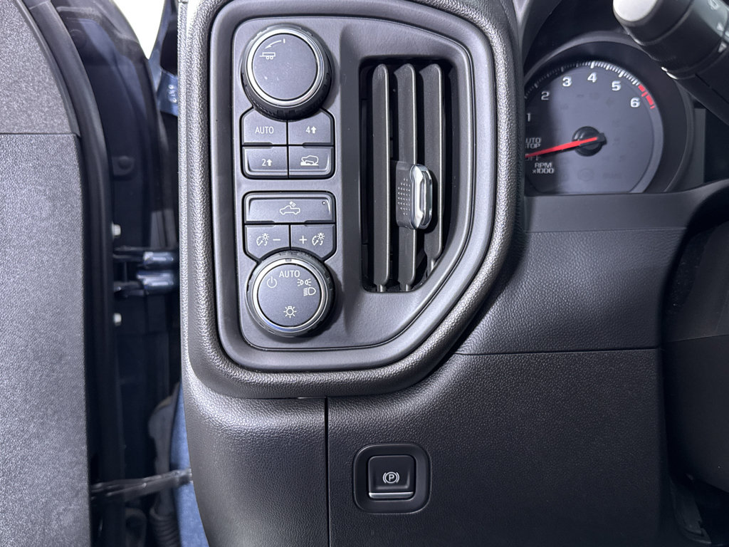 Used 2021 Chevrolet Silverado 1500 Custom AWD/4WD image 28