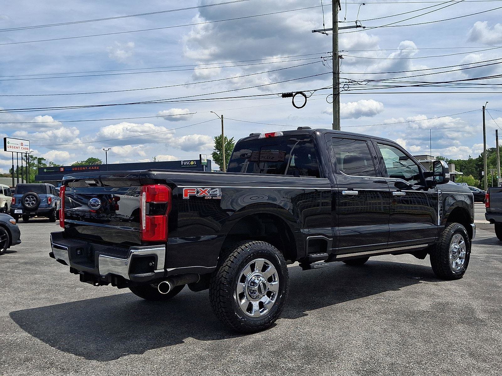 Used 2023 Ford F250 Lariat w/ Lariat Ultimate Package AWD/4WD image 6