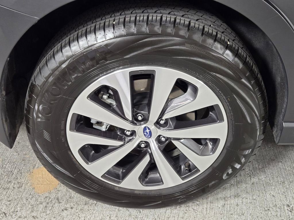 Certified 2025 Subaru Outback Premium AWD/4WD image 11