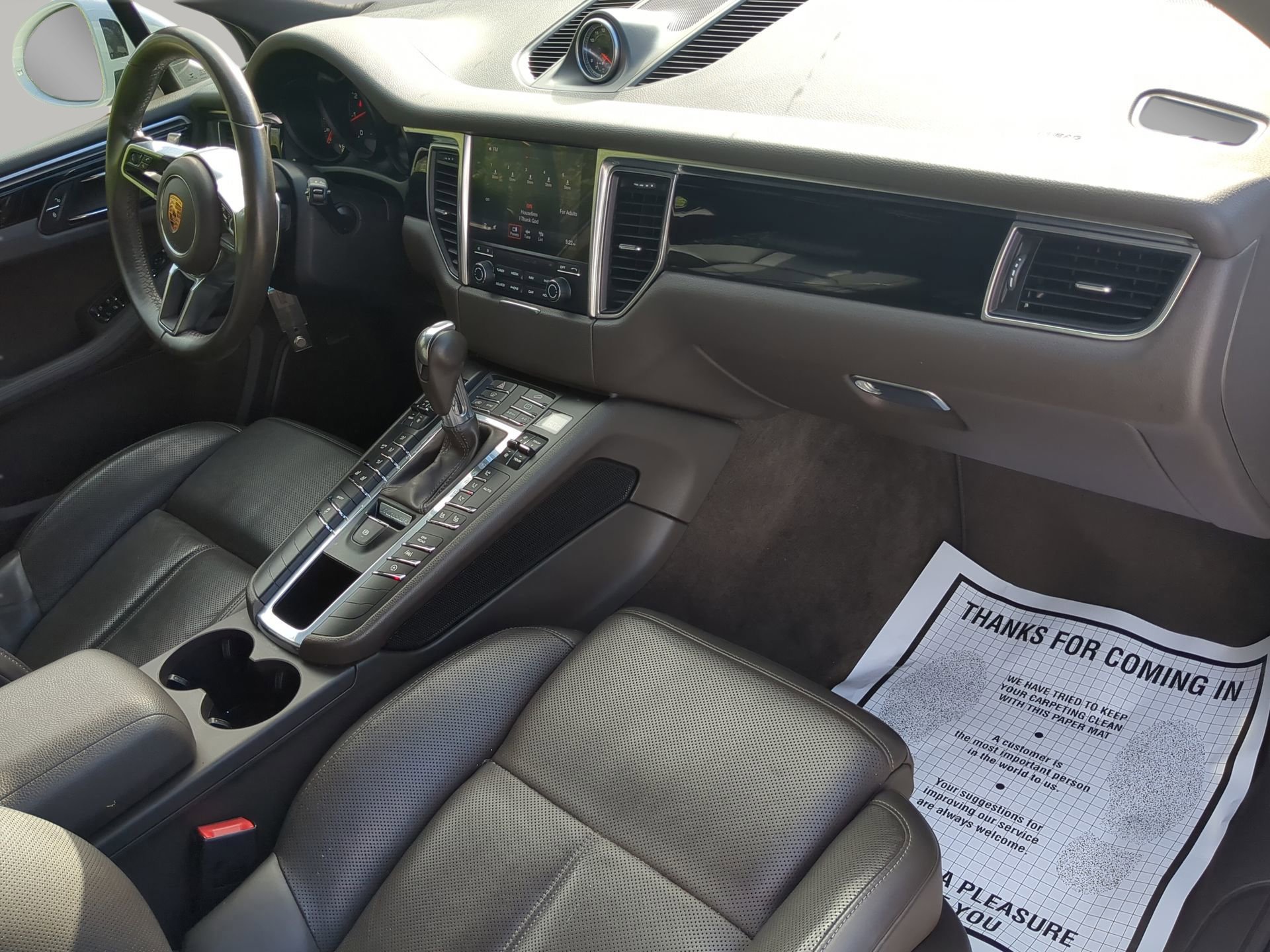 Used 2018 Porsche Macan image 41