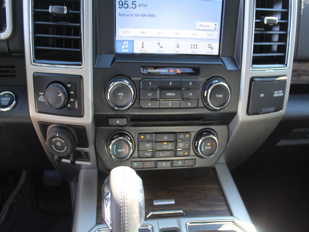 Used 2018 Ford F150 Lariat w/ Heavy-Duty Payload Package AWD/4WD image 18