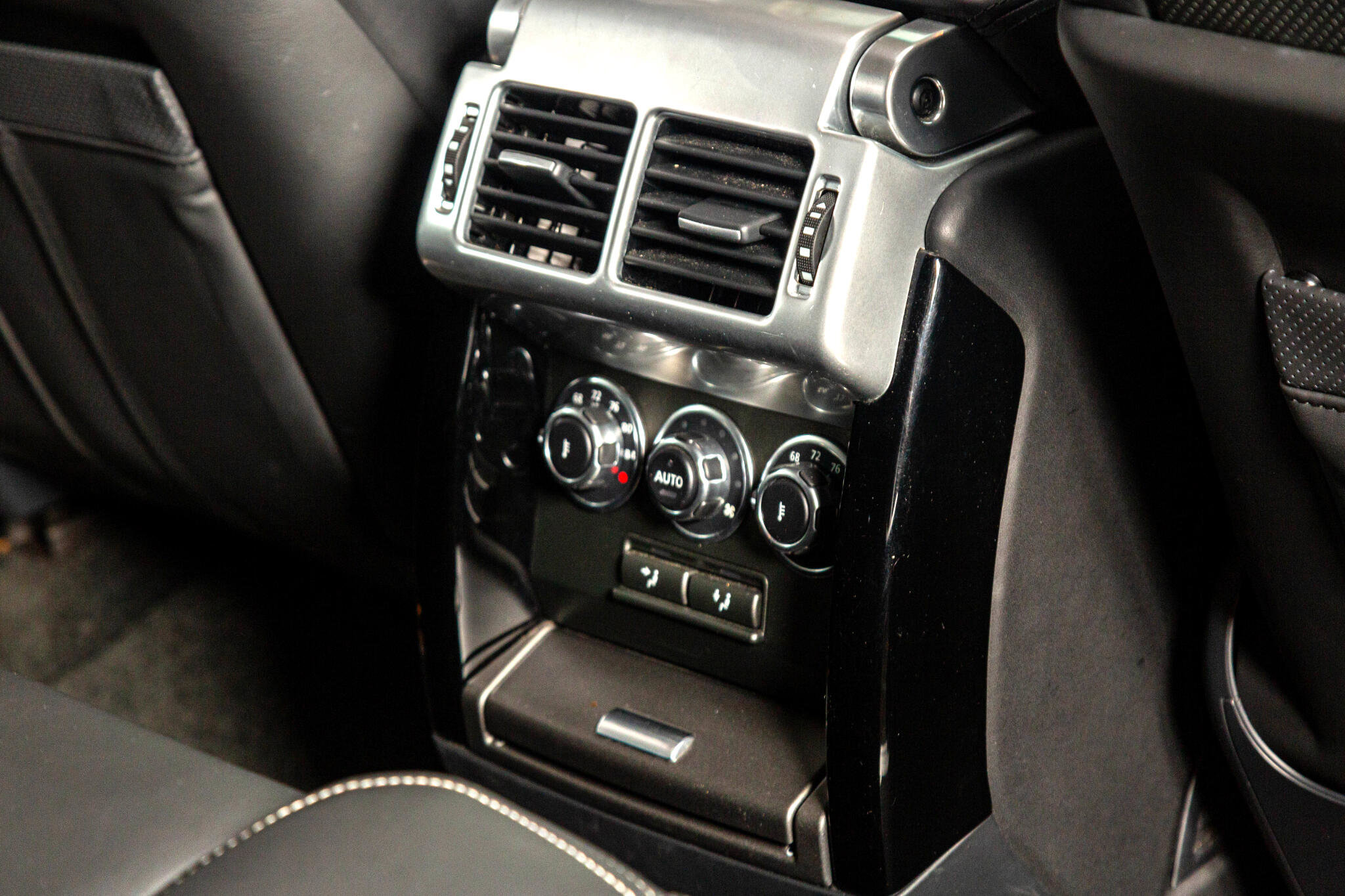 Used 2011 Land Rover Range Rover Autobiography image 23