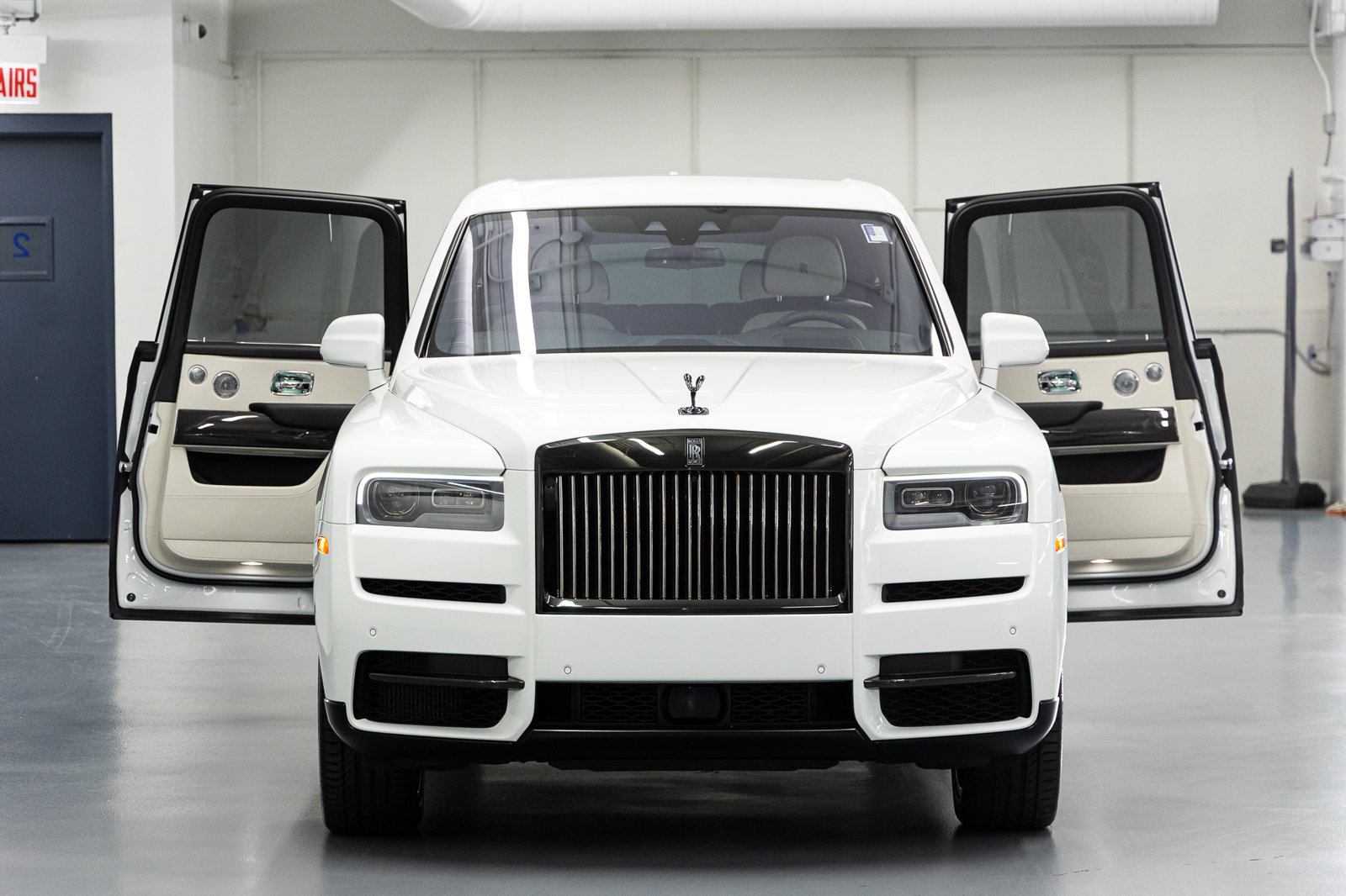 Certified 2023 Rolls-Royce Cullinan Black Badge w/ Driver's Package AWD/4WD image 26