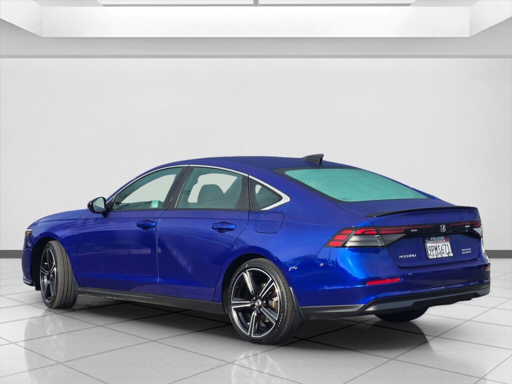 Used 2024 Honda Accord Sport image 7