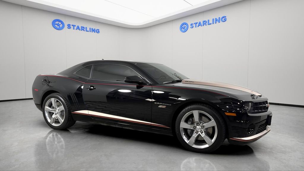 Used 2010 Chevrolet Camaro SS w/ RS Package RWD image 12