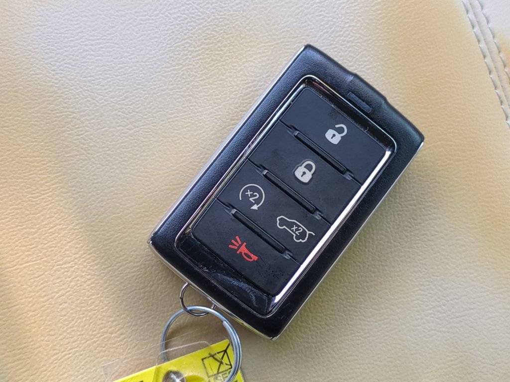 Used 2023 Jeep Grand Cherokee Limited AWD/4WD image 24