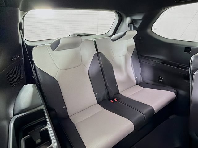 Used 2025 Lexus TX 500h AWD w/ Technology Package image 32