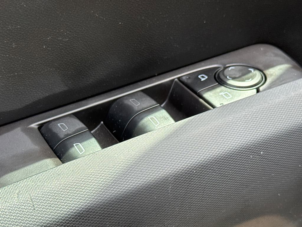 Used 2023 Chevrolet Colorado W/T RWD image 19