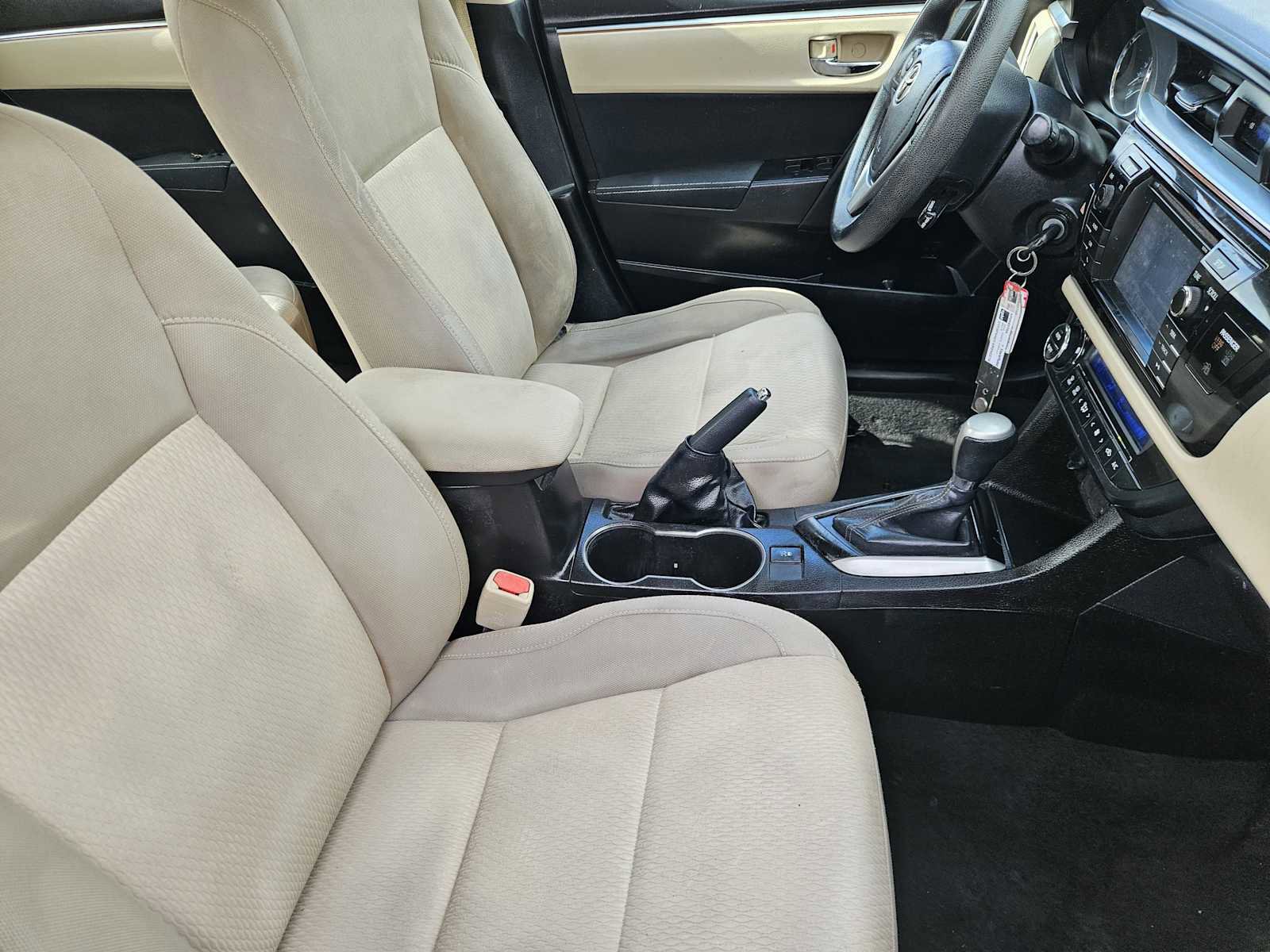 Used 2014 Toyota Corolla LE image 14