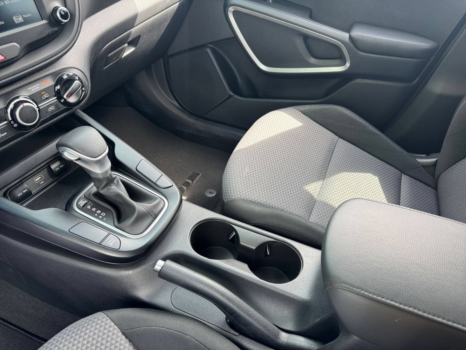 Used 2025 Kia Soul LX w/ LX Technology Package FWD image 39