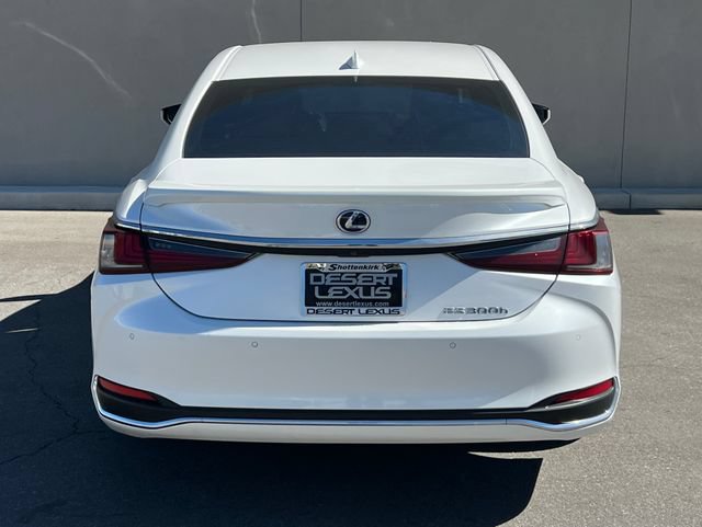Used 2021 Lexus ES 300h w/ Accessory Package FWD image 8