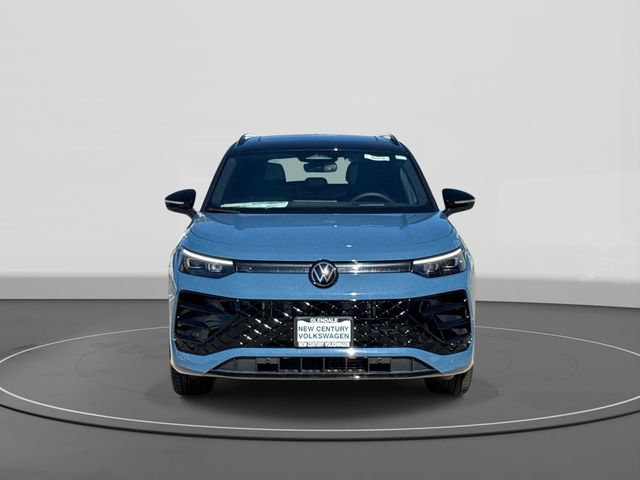 New 2026 Volkswagen Tiguan SE R-Line FWD image 2