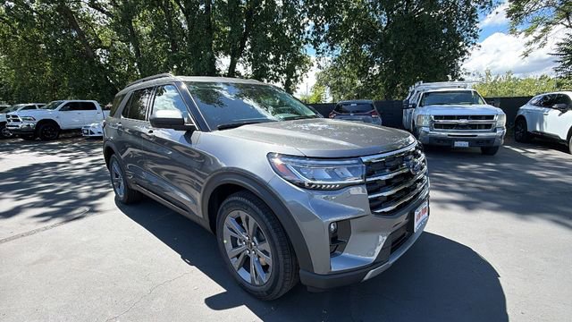 New 2026 Ford Explorer Active image 2