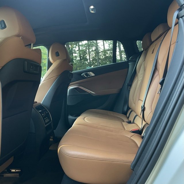 Used 2022 BMW X6 xDrive40i w/ Premium Package image 15