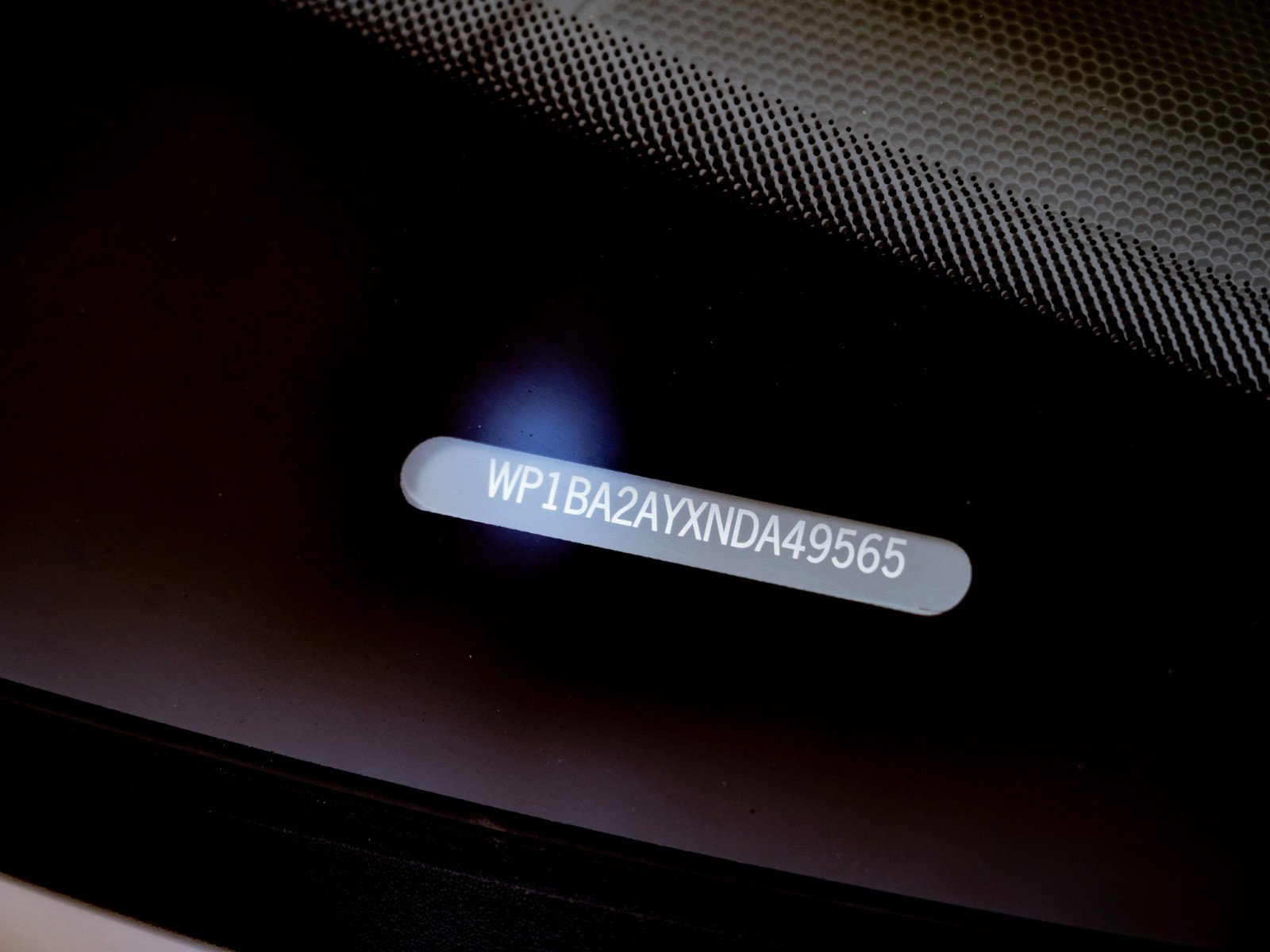 Certified 2022 Porsche Cayenne Platinum Edition image 33