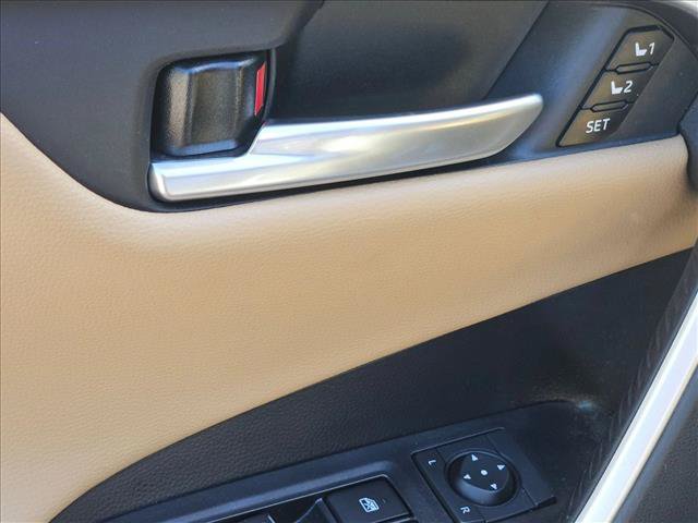 Used 2023 Toyota RAV4 Limited FWD image 8