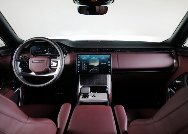 New 2025 Land Rover Range Rover SE image 4