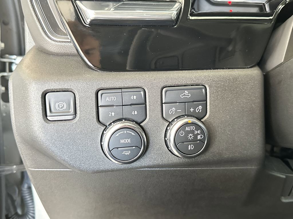Used 2025 GMC Sierra 2500 SLE image 19
