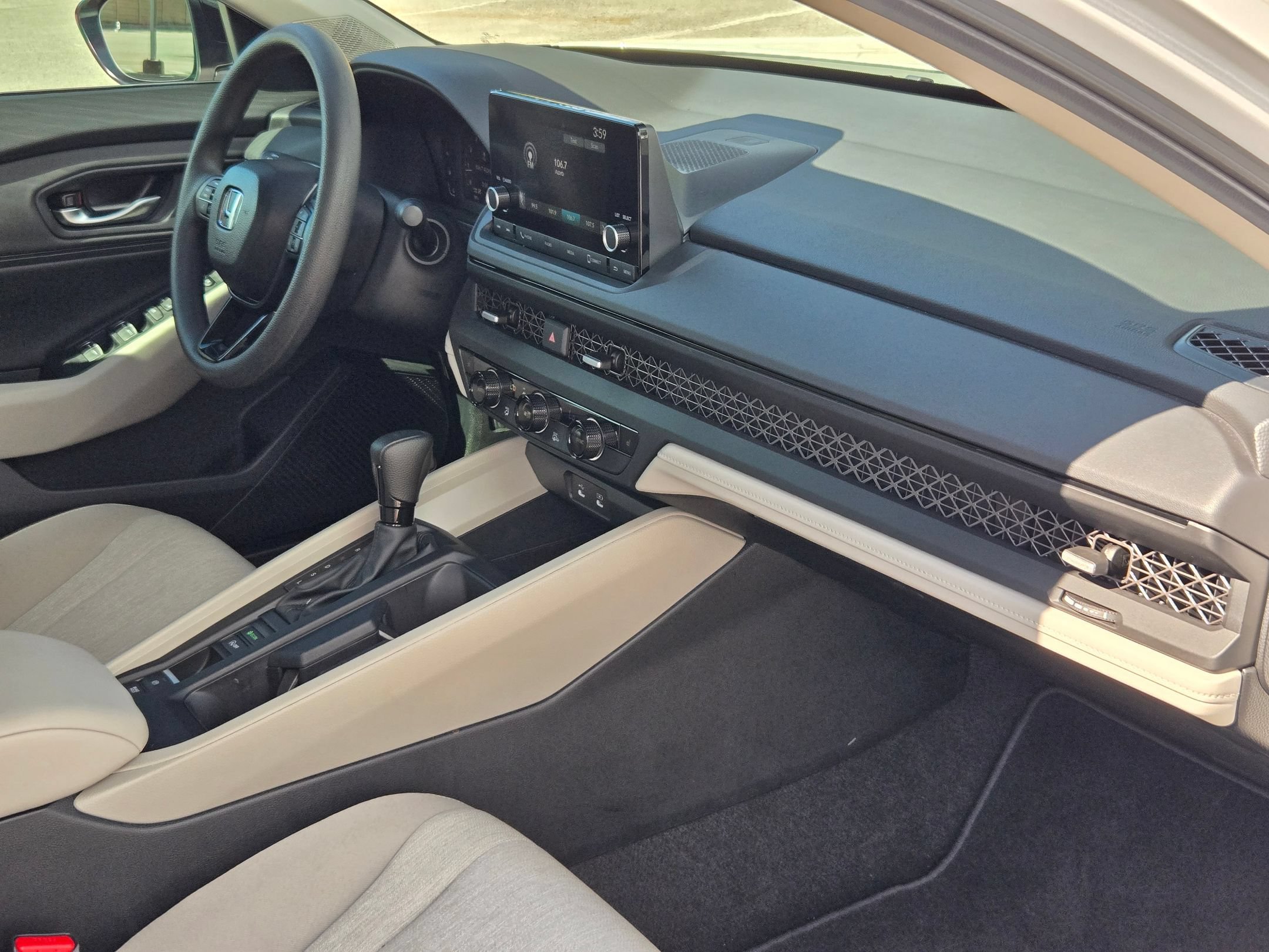 Used 2025 Honda Accord SE image 29