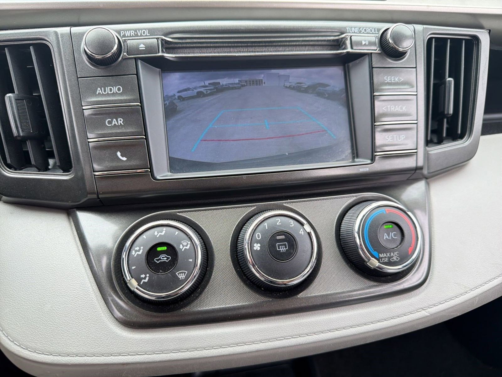 Used 2015 Toyota RAV4 LE AWD/4WD image 23