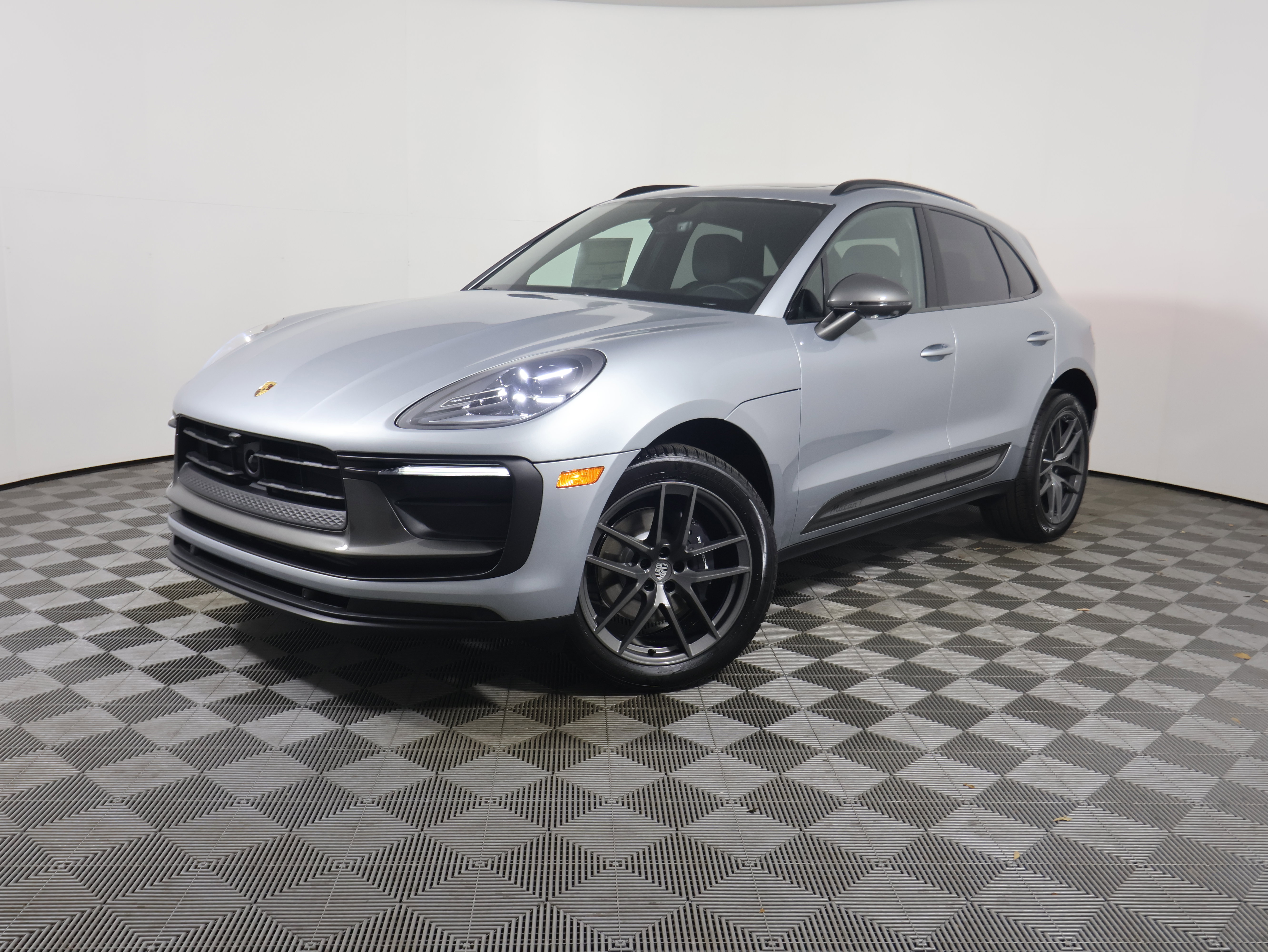 Used 2025 Porsche Macan