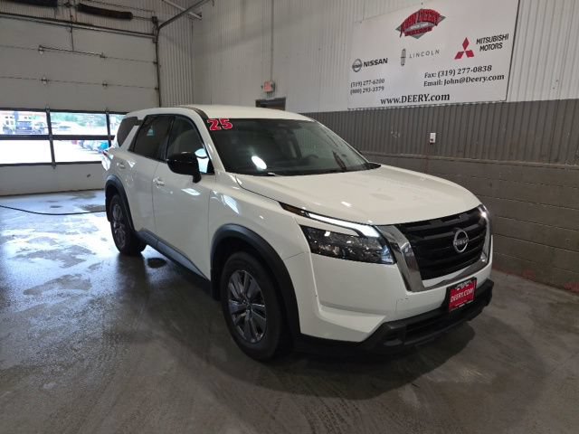 Certified 2025 Nissan Pathfinder S AWD/4WD image 1