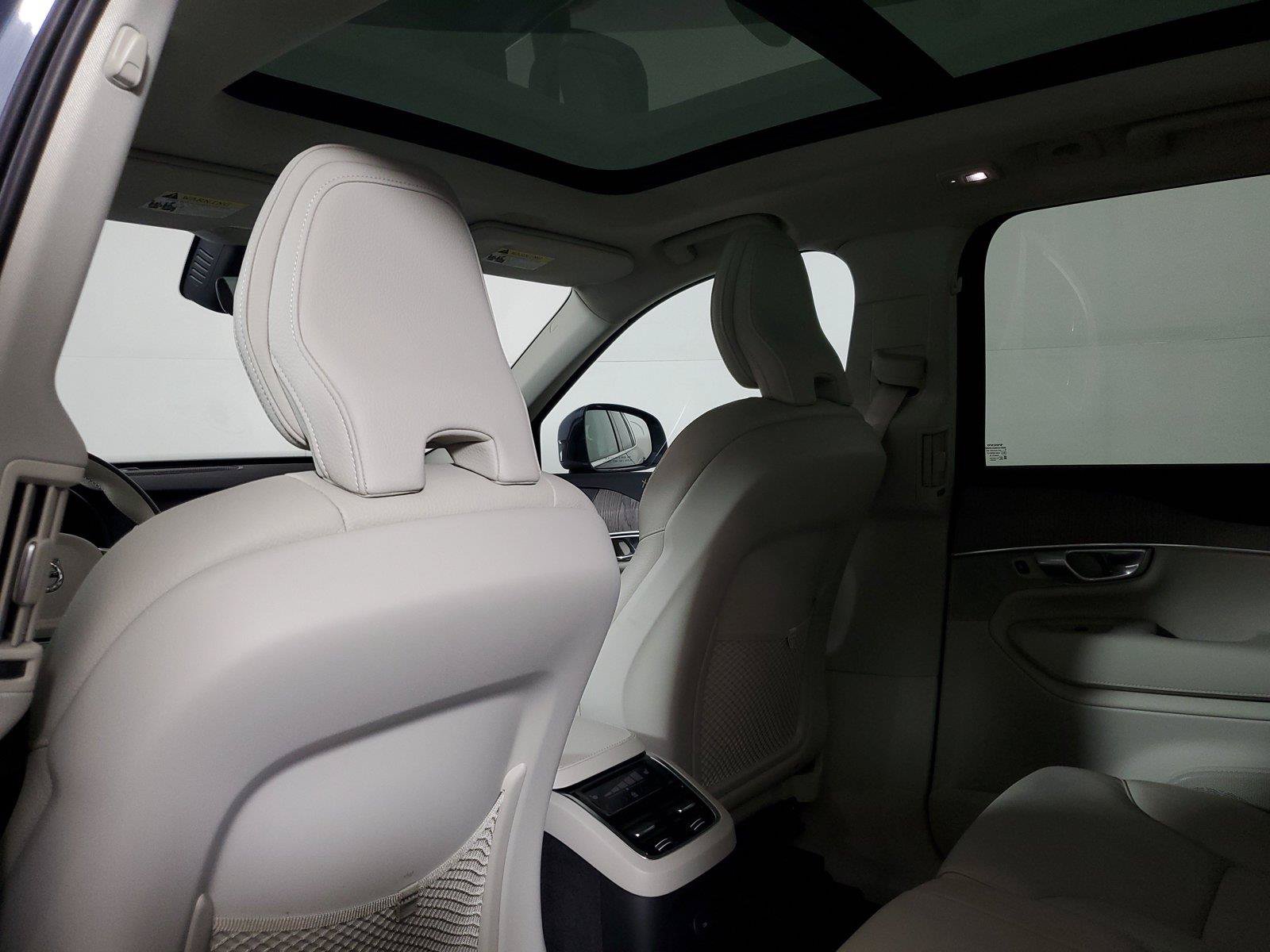 Used 2024 Volvo XC90 T8 Plus AWD/4WD image 11