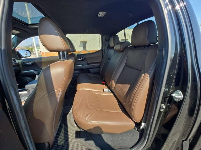 Used 2021 Toyota Tacoma Limited AWD/4WD image 23
