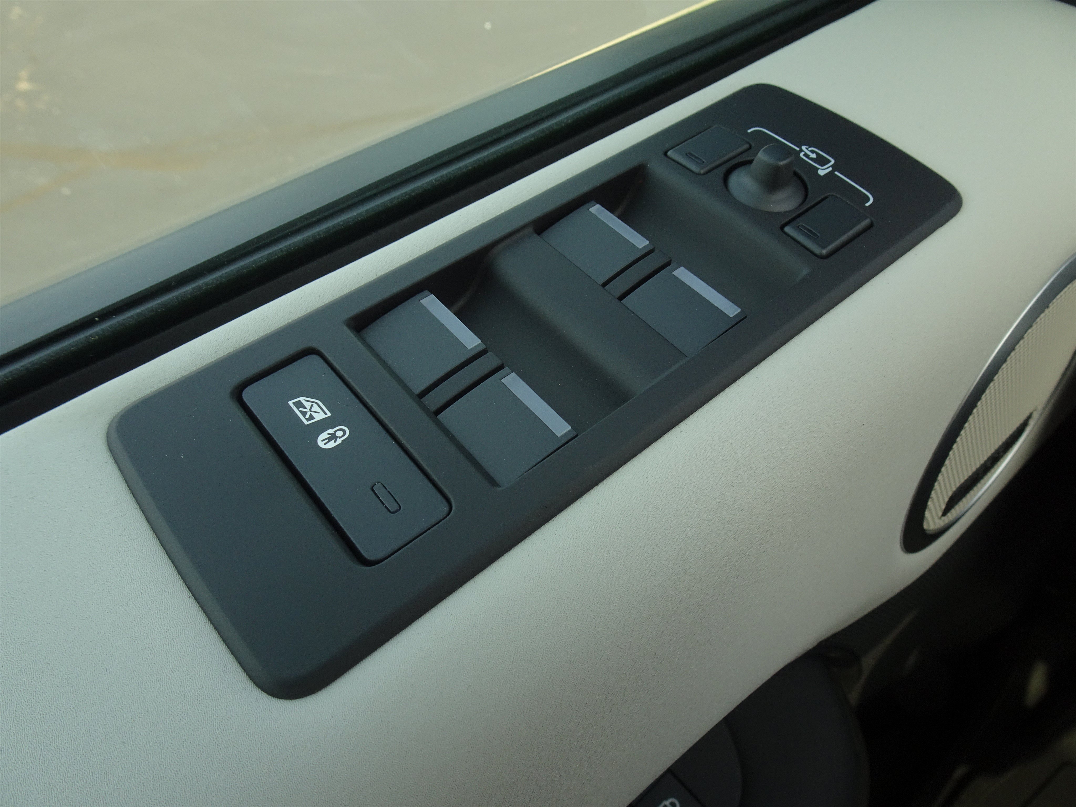 New 2026 Land Rover Discovery S AWD/4WD image 27