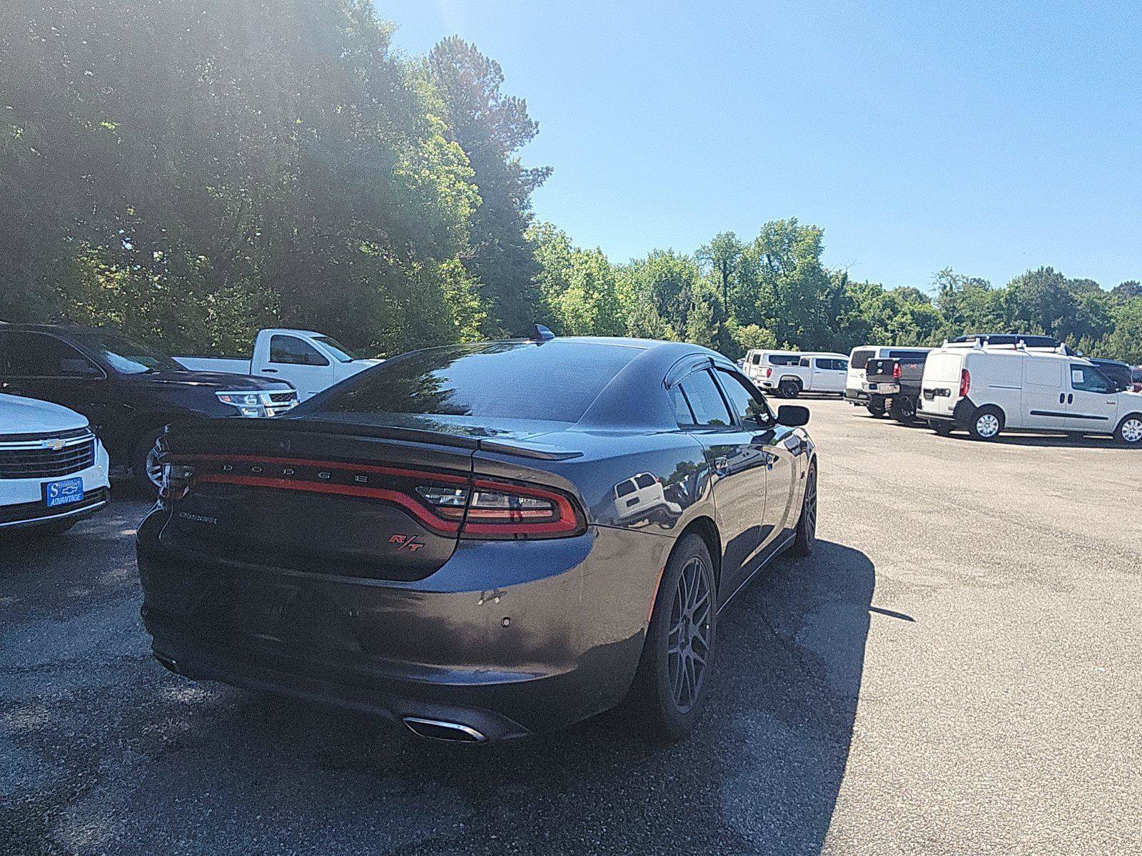 Used 2015 Dodge Charger R/T w/ Plus Group RWD image 5