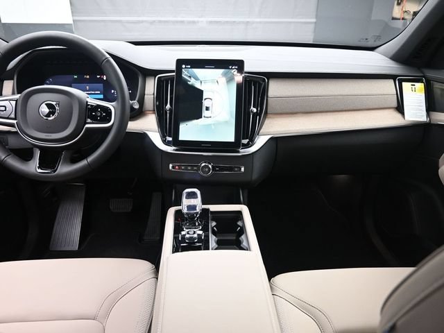 Used 2026 Volvo XC90 T8 Plus w/ Protection Package Premier AWD/4WD image 9