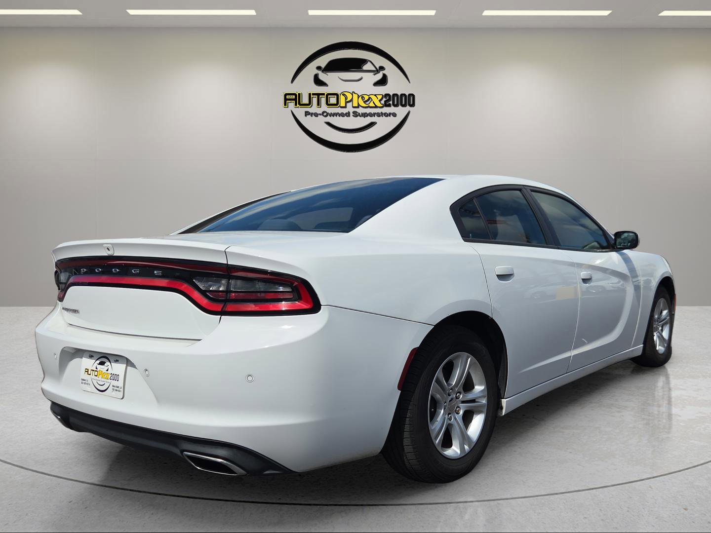 Used 2020 Dodge Charger SXT image 7