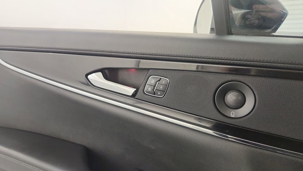 Used 2022 Lincoln Nautilus Reserve w/ Luxury Package image 27