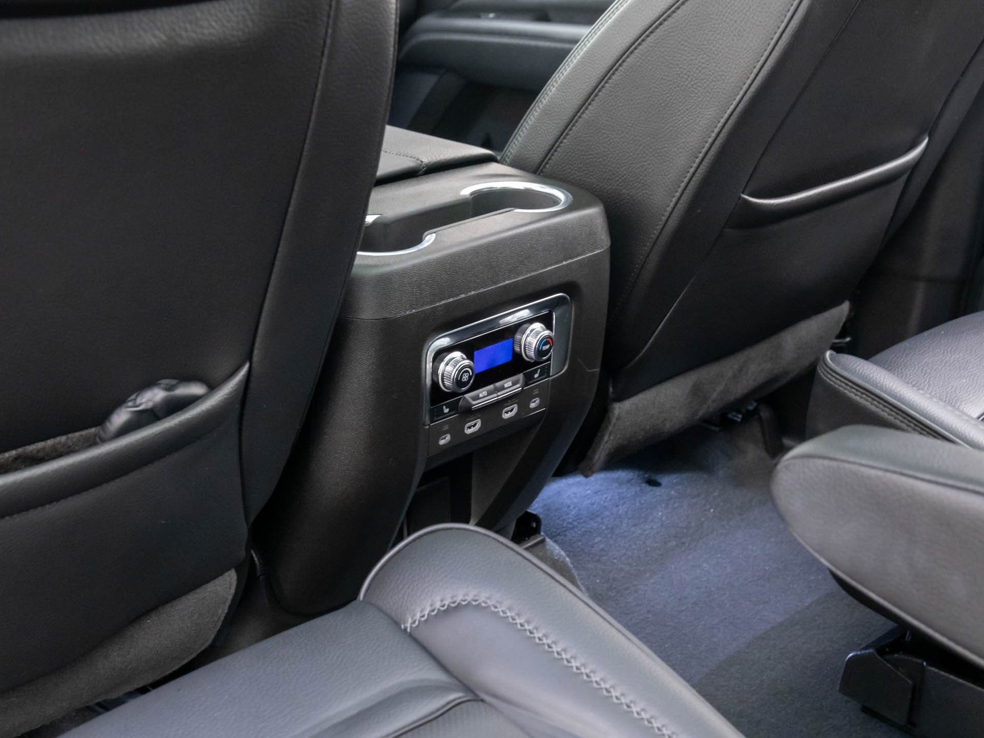 Used 2023 GMC Yukon Denali w/ Denali Reserve Package image 18