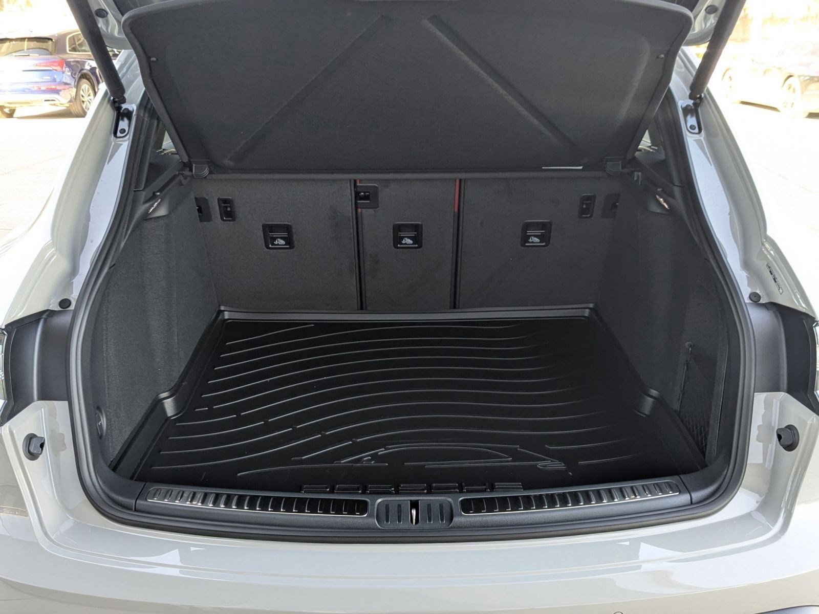 New 2026 Porsche Macan AWD/4WD image 23