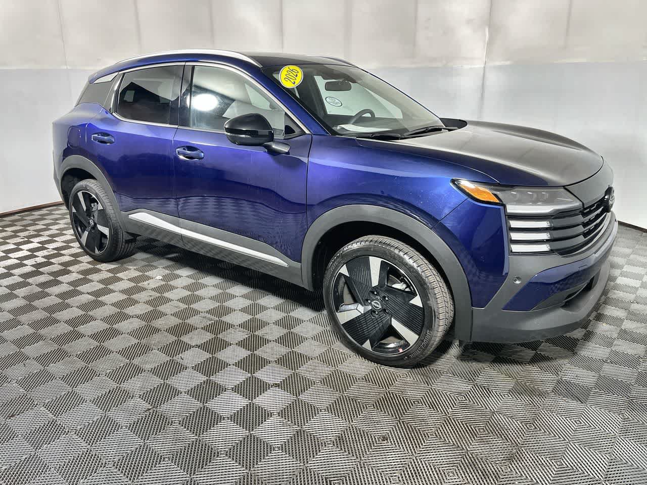 Used 2026 Nissan Kicks SR FWD image 2
