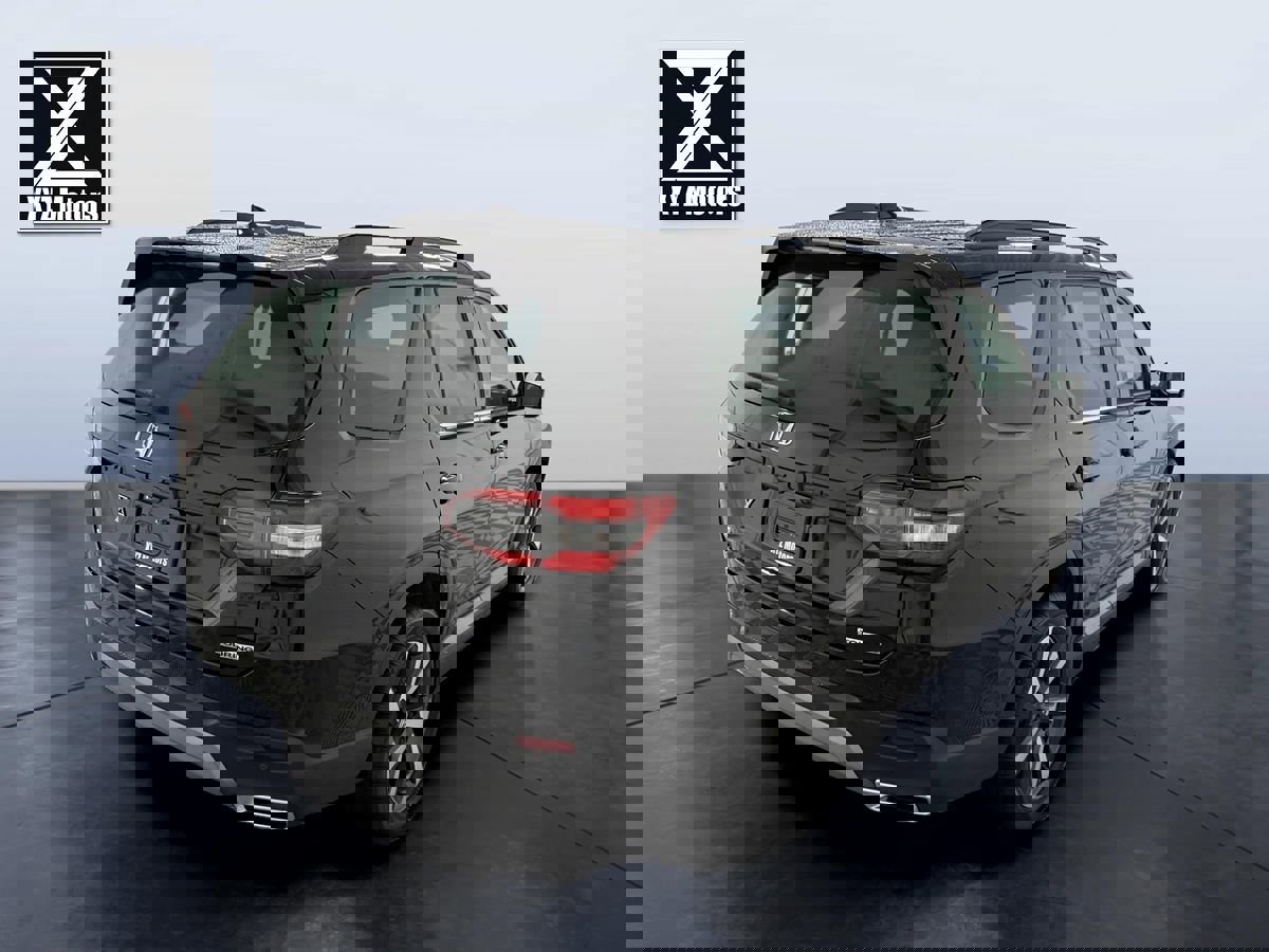 Used 2024 Honda Pilot Touring image 6