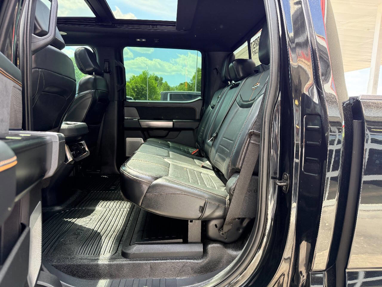 Used 2023 Ford F450 Platinum w/ FX4 Off-Road Package AWD/4WD image 37